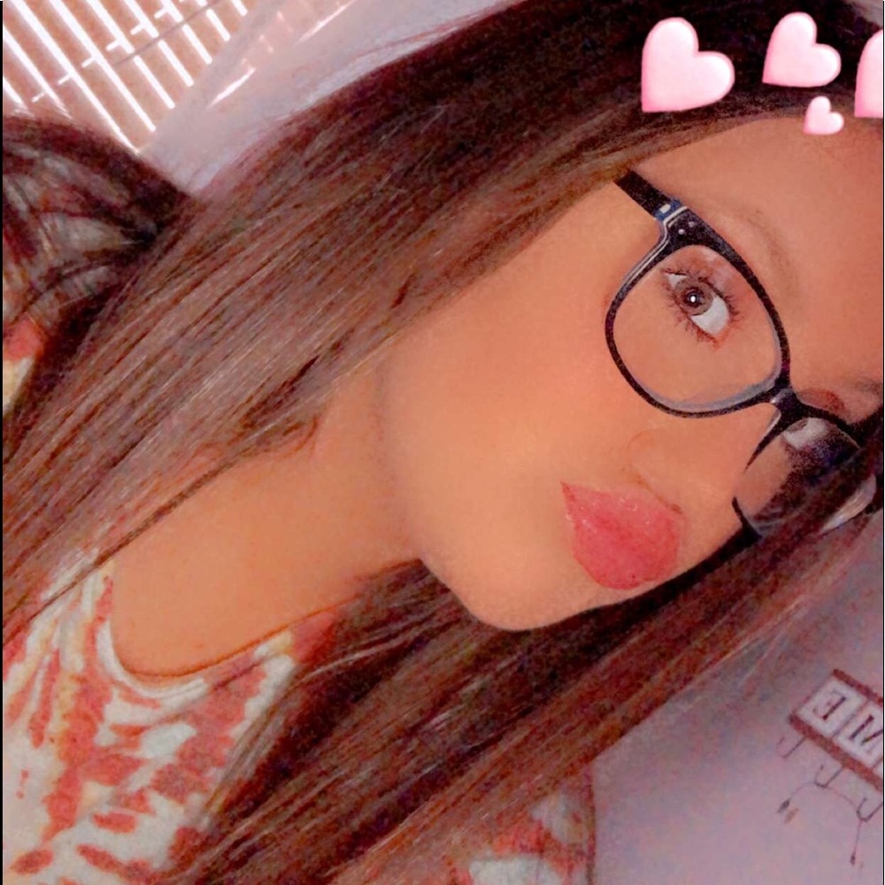 Meet your Posher, Cryslyn